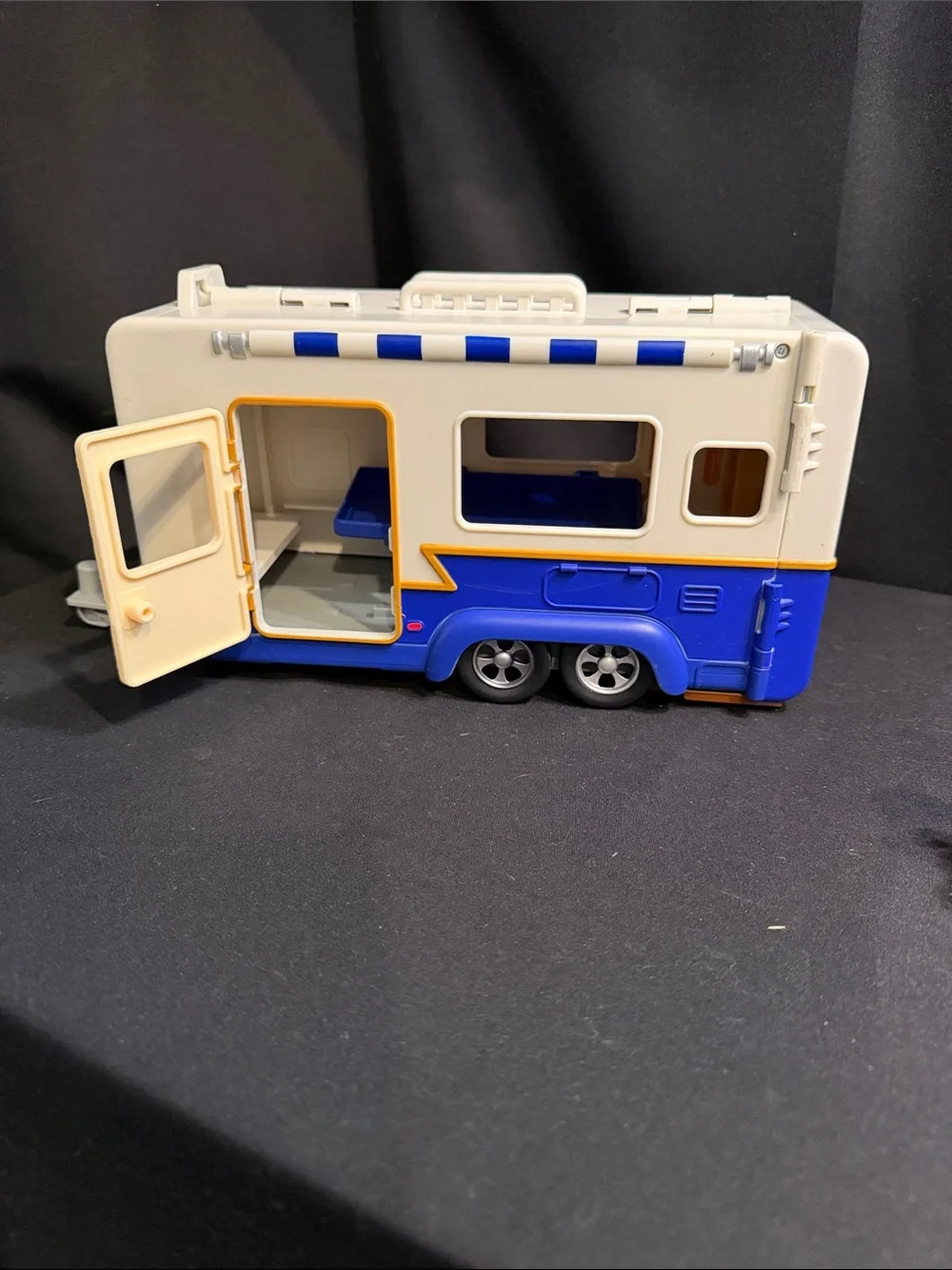 Bluey Ultimate Caravan Adventures